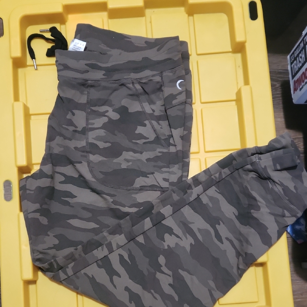 ZYIA Camo Joggers - Gray and Black